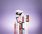 ナーズ(NARS) 蝶が舞う｜写真1