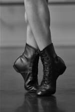 レペット“ダンスシューズ”着想のハイカットシューズ、流麗ラインを描くビオトープ限定モデル｜写真8