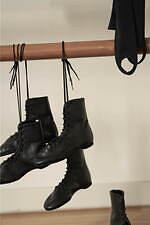 レペット“ダンスシューズ”着想のハイカットシューズ、流麗ラインを描くビオトープ限定モデル｜写真10