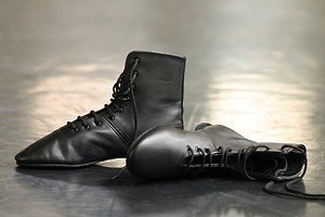 コム デ ギャルソン×仏フィレオのダービーシューズ、レザー
