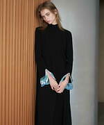 マメ クロゴウチの“刺繍レース”ドレスやクロエのメタリックレザー財布、パリゴの限定コラボ｜写真14