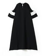 マメ クロゴウチの“刺繍レース”ドレスやクロエのメタリックレザー財布、パリゴの限定コラボ｜写真1