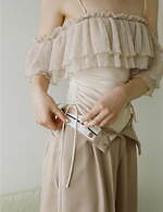 スナイデル25年夏スイムウェア、胸元リボンのラッシュガード付き水着やフリル華やぐ2WAYワンピ｜写真5