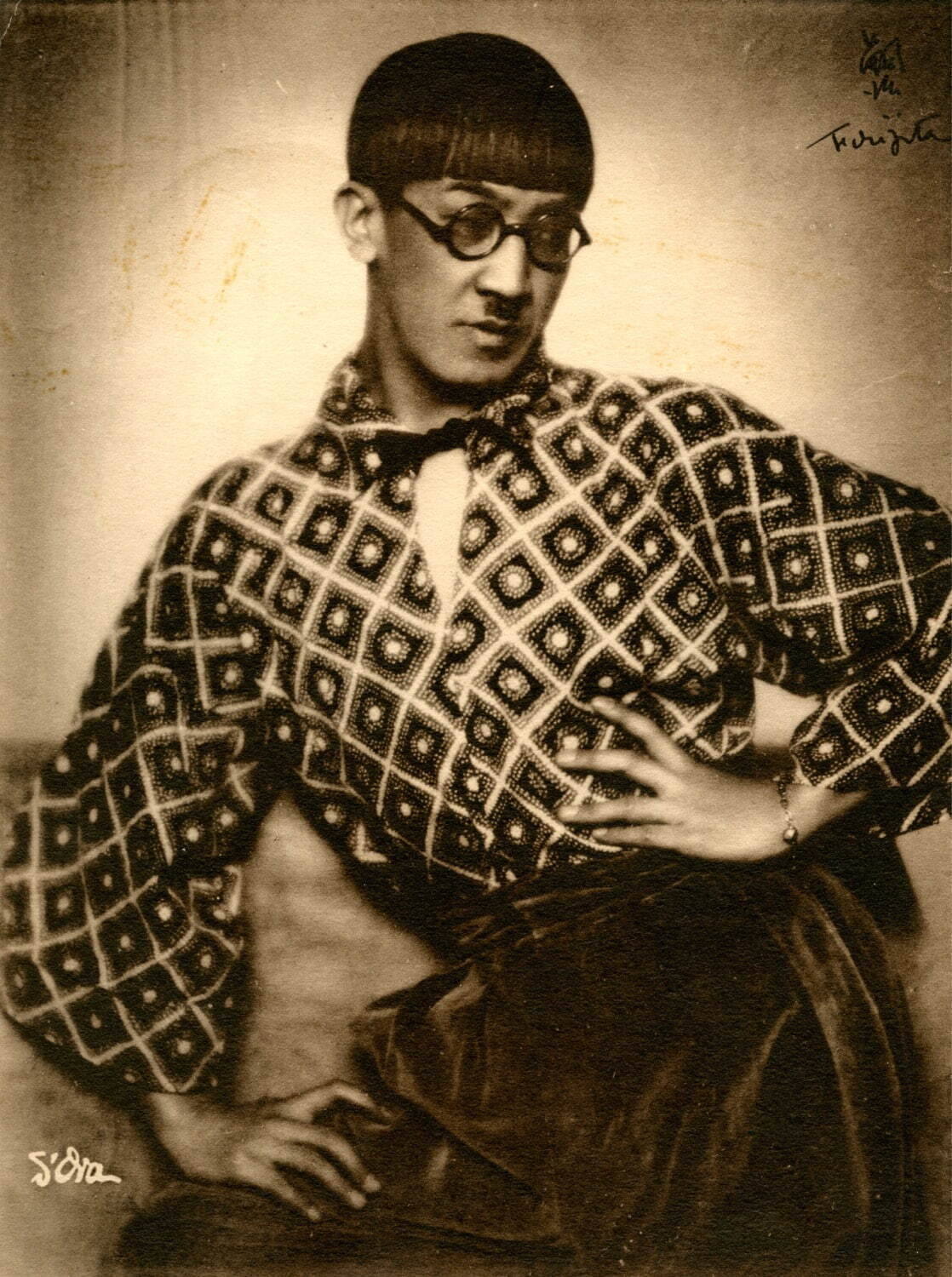 ドラ・カルムス 《藤田》 1925-29年頃 東京藝術大学蔵