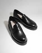 フット・ザ・コーチャーのメンズシューズ、ローファー風オペラパンプス＆レザーモカシン｜写真1