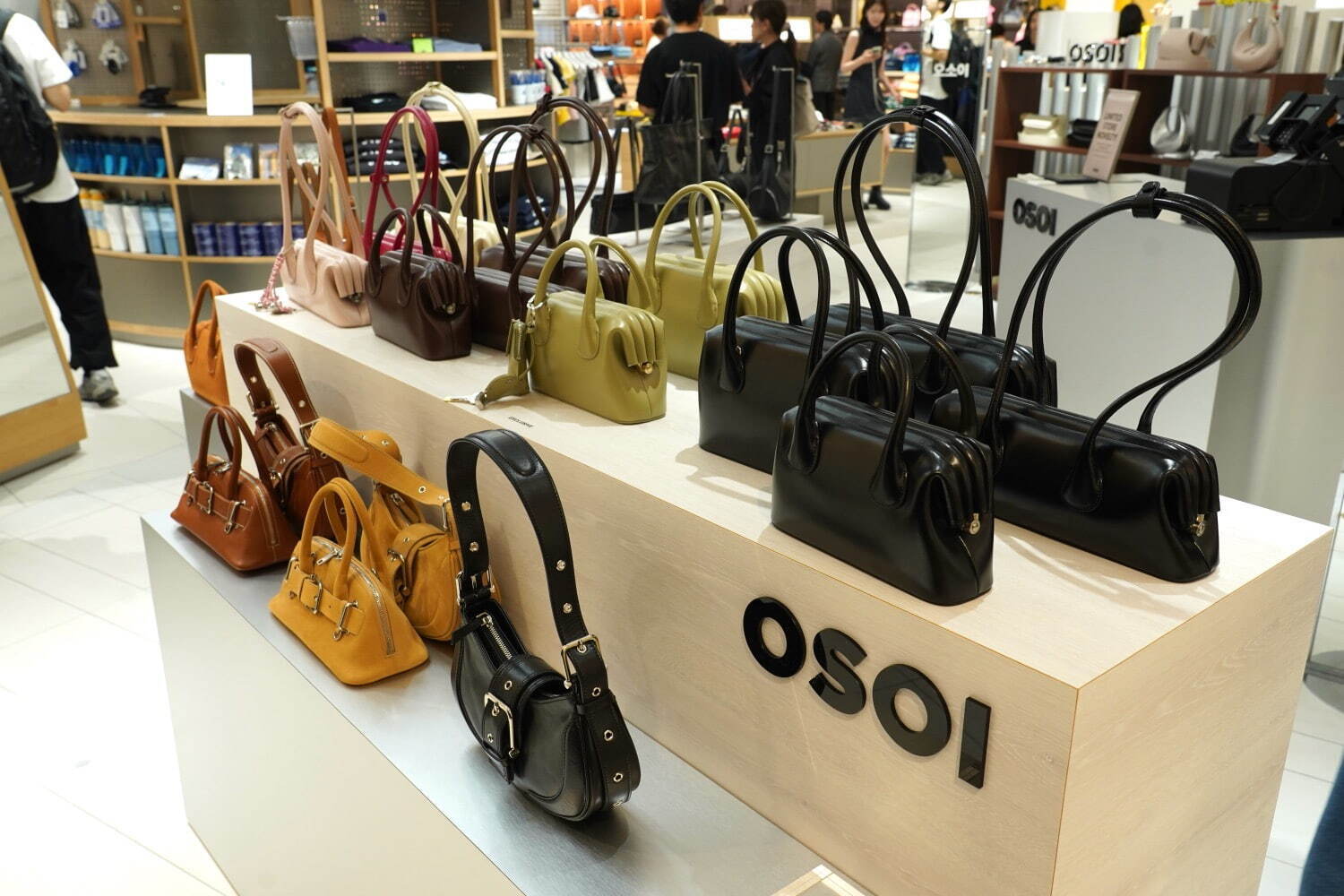 アーダーエラー(ADERERROR), ノンフィクション(NONFICTION), ヴィヴィアン・ウエストウッド(Vivienne Westwood), マーク ジェイコブス(MARC JACOBS), ディーゼル(DIESEL), トーガ(TOGA), アンブッシュ(AMBUSH), ジェントルモンスター(GENTLE MONSTER) ビヨンドワールド｜写真57