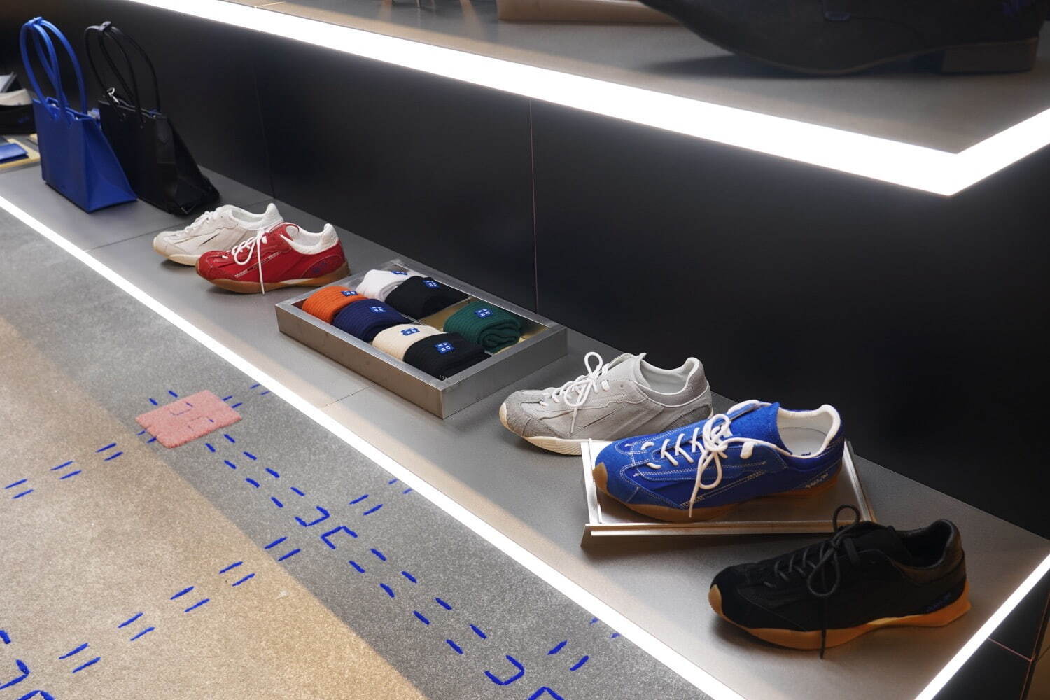 アーダーエラー(ADERERROR), ノンフィクション(NONFICTION), ヴィヴィアン・ウエストウッド(Vivienne Westwood), マーク ジェイコブス(MARC JACOBS), ディーゼル(DIESEL), トーガ(TOGA), アンブッシュ(AMBUSH), ジェントルモンスター(GENTLE MONSTER) ビヨンドワールド｜写真34