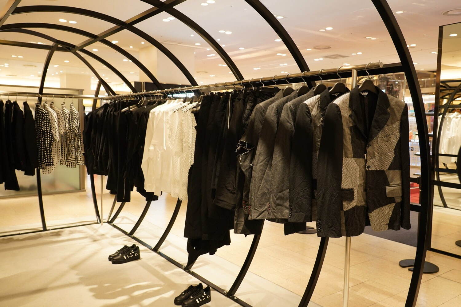 アーダーエラー(ADERERROR), ノンフィクション(NONFICTION), ヴィヴィアン・ウエストウッド(Vivienne Westwood), マーク ジェイコブス(MARC JACOBS), ディーゼル(DIESEL), トーガ(TOGA), アンブッシュ(AMBUSH), ジェントルモンスター(GENTLE MONSTER) ビヨンドワールド｜写真46