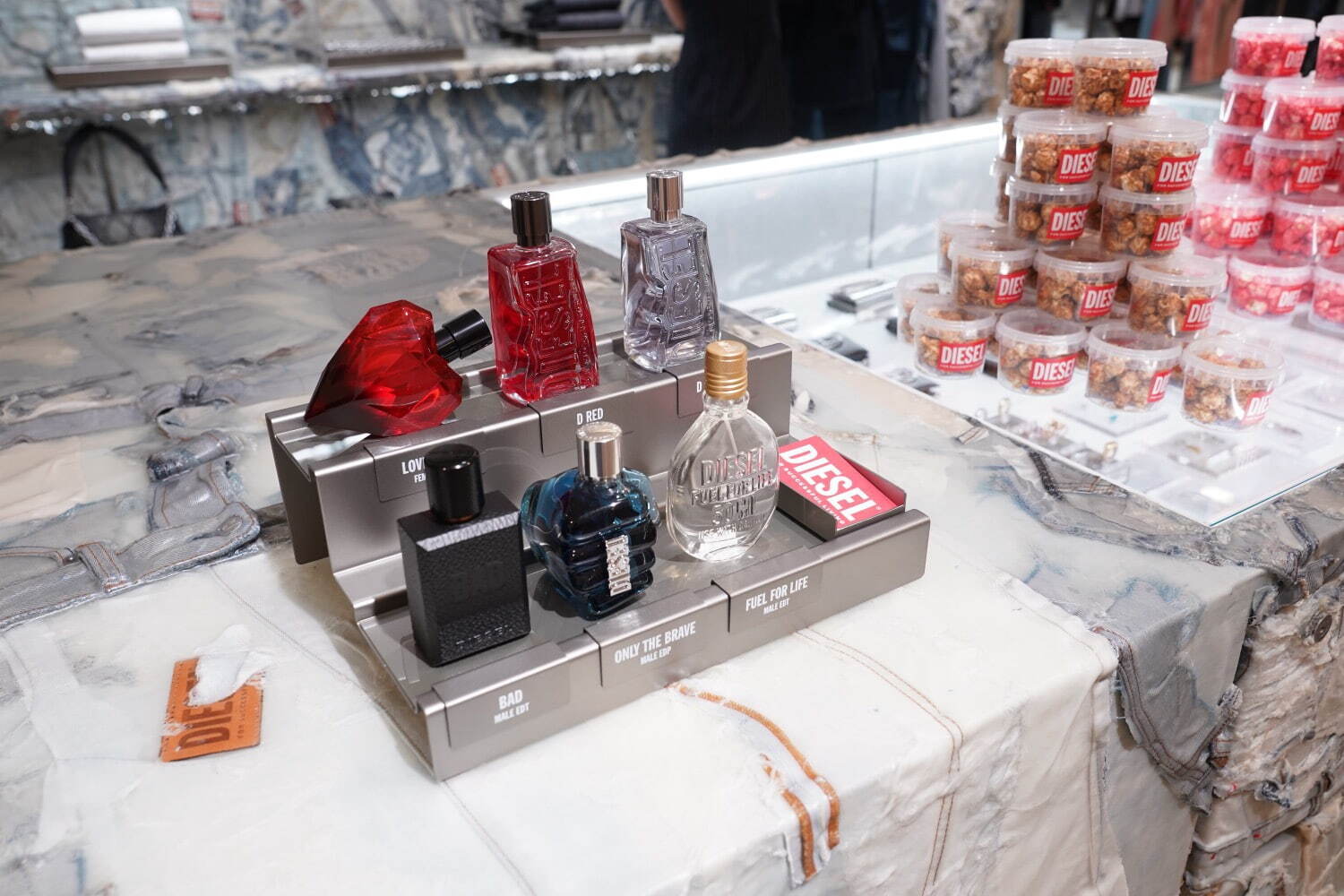 アーダーエラー(ADERERROR), ノンフィクション(NONFICTION), ヴィヴィアン・ウエストウッド(Vivienne Westwood), マーク ジェイコブス(MARC JACOBS), ディーゼル(DIESEL), トーガ(TOGA), アンブッシュ(AMBUSH), ジェントルモンスター(GENTLE MONSTER) ビヨンドワールド｜写真22
