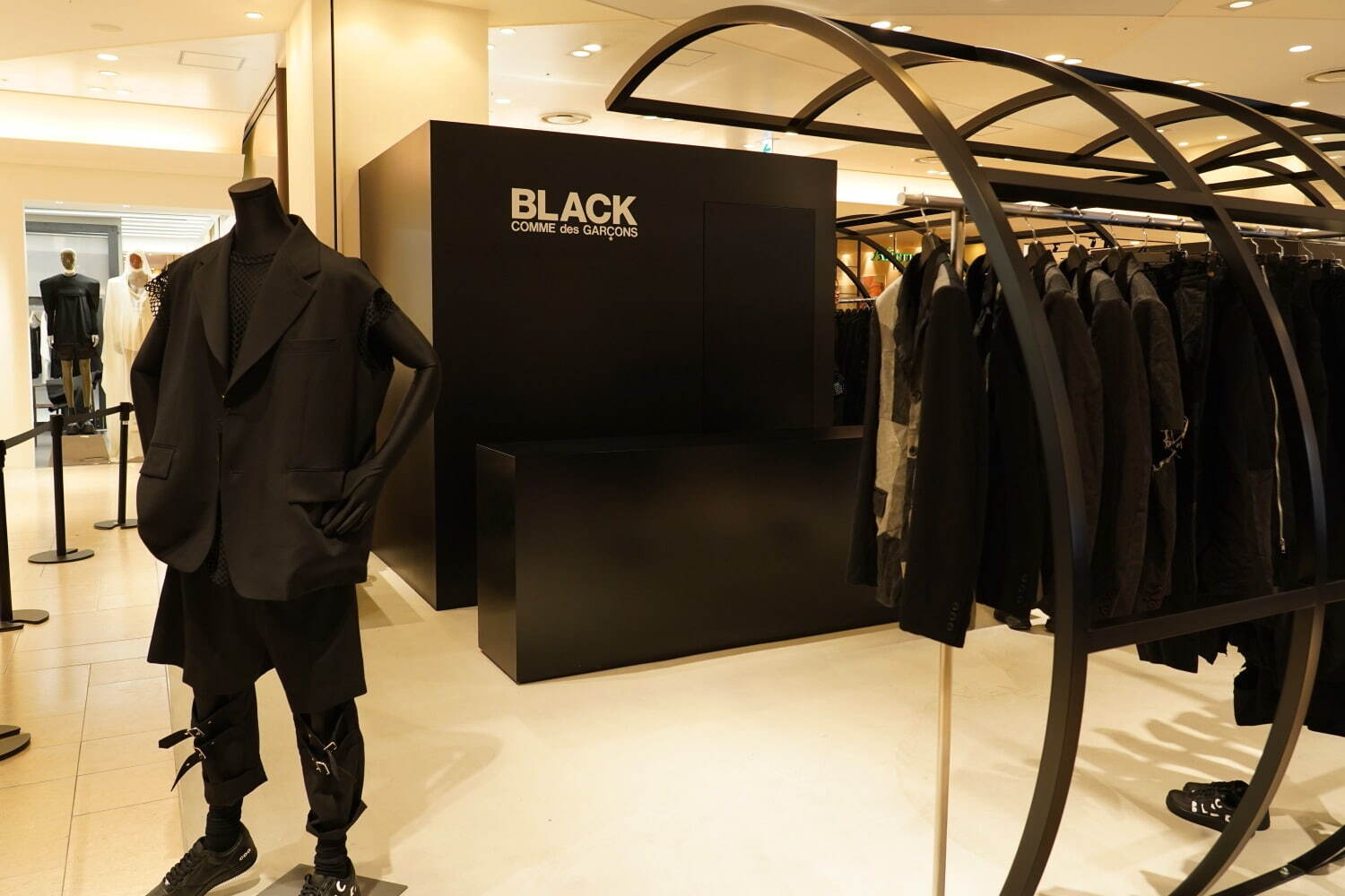 アーダーエラー(ADERERROR), ノンフィクション(NONFICTION), ヴィヴィアン・ウエストウッド(Vivienne Westwood), マーク ジェイコブス(MARC JACOBS), ディーゼル(DIESEL), トーガ(TOGA), アンブッシュ(AMBUSH), ジェントルモンスター(GENTLE MONSTER) ビヨンドワールド｜写真47