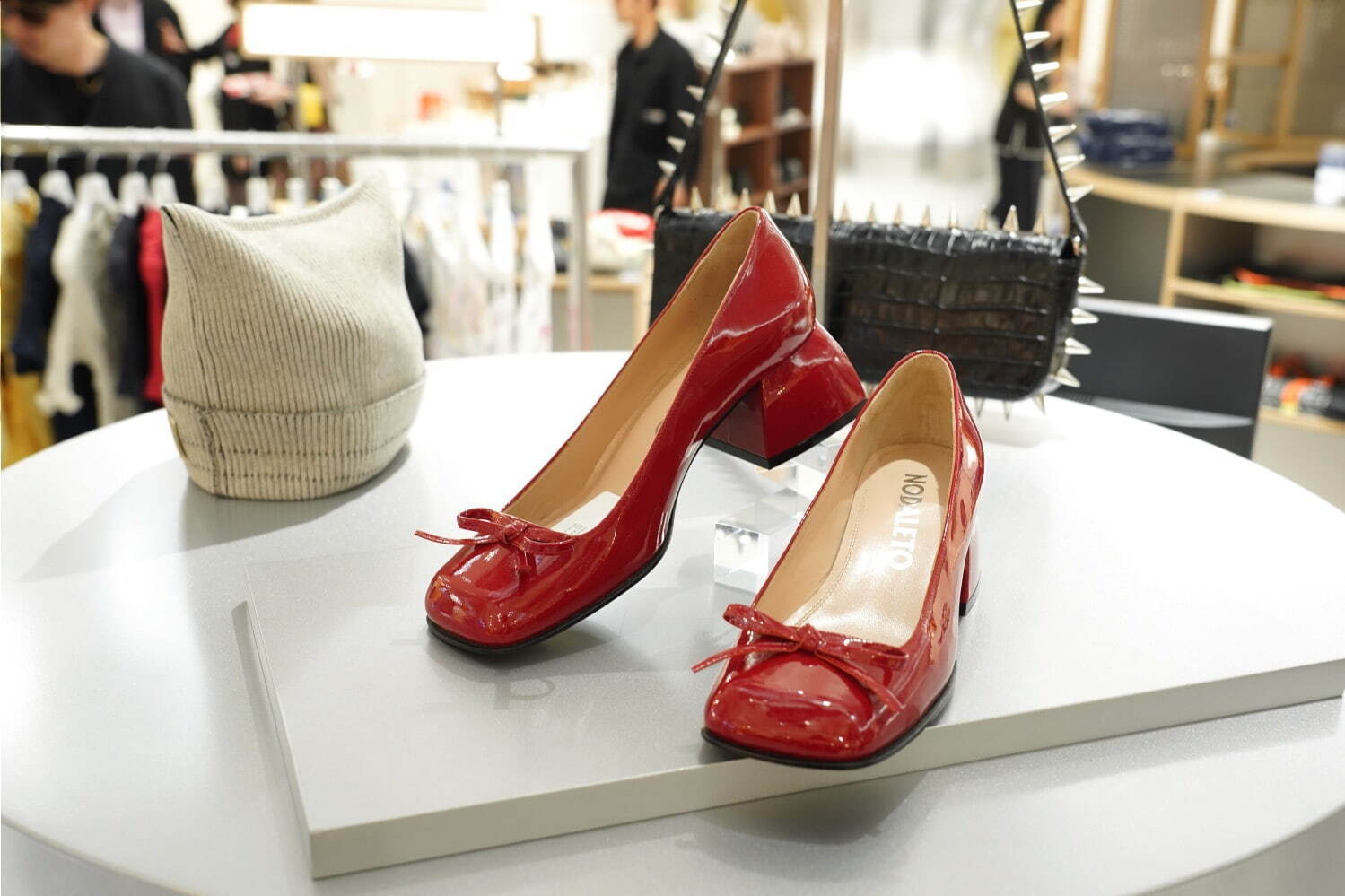 アーダーエラー(ADERERROR), ノンフィクション(NONFICTION), ヴィヴィアン・ウエストウッド(Vivienne Westwood), マーク ジェイコブス(MARC JACOBS), ディーゼル(DIESEL), トーガ(TOGA), アンブッシュ(AMBUSH), ジェントルモンスター(GENTLE MONSTER) ビヨンドワールド｜写真30