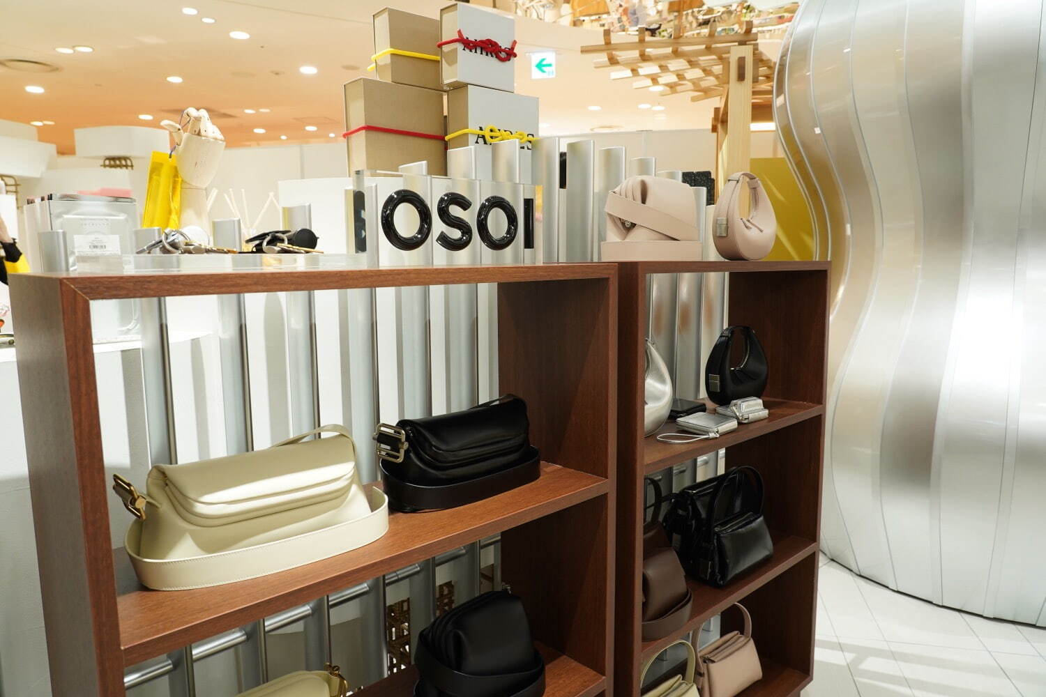 アーダーエラー(ADERERROR), ノンフィクション(NONFICTION), ヴィヴィアン・ウエストウッド(Vivienne Westwood), マーク ジェイコブス(MARC JACOBS), ディーゼル(DIESEL), トーガ(TOGA), アンブッシュ(AMBUSH), ジェントルモンスター(GENTLE MONSTER) ビヨンドワールド｜写真55