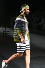 ヨシオクボ2015年春夏コレクション - 海と共に、たくましく生きる男性像｜写真16