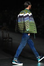 ヨシオクボ2015年春夏コレクション - 海と共に、たくましく生きる男性像｜写真19