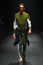 ヨシオクボ2015年春夏コレクション - 海と共に、たくましく生きる男性像｜写真34