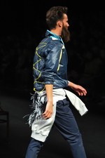 ヨシオクボ2015年春夏コレクション - 海と共に、たくましく生きる男性像｜写真37