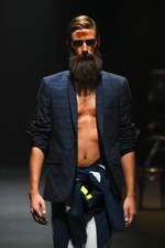 ヨシオクボ2015年春夏コレクション - 海と共に、たくましく生きる男性像｜写真39