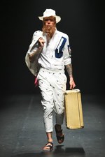 ヨシオクボ2015年春夏コレクション - 海と共に、たくましく生きる男性像｜写真40