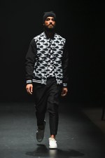 ヨシオクボ2015年春夏コレクション - 海と共に、たくましく生きる男性像｜写真55