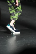 ヨシオクボ2015年春夏コレクション - 海と共に、たくましく生きる男性像｜写真63