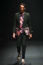 ヨシオクボ2015年春夏コレクション - 海と共に、たくましく生きる男性像｜写真64