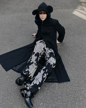 オリミ、起毛加工の花柄マキシコート＆テーラードジャケットや“だまし絵レイヤード”ジャケット｜写真3