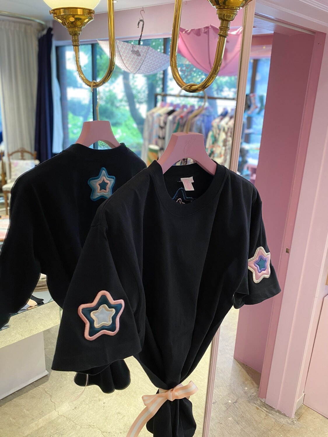 キワンダキワンダ“星モチーフ”のアップリケ刺繍Tシャツ、スターの色や数をカスタムしてオーダー｜写真9