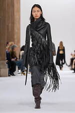 スポーツマックス 2025年秋冬コレクション - 溢れる創造性、目を奪うシルエットと素材の妙｜写真11