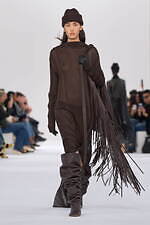 スポーツマックス 2025年秋冬コレクション - 溢れる創造性、目を奪うシルエットと素材の妙｜写真16