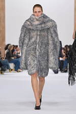 スポーツマックス 2025年秋冬コレクション - 溢れる創造性、目を奪うシルエットと素材の妙｜写真33