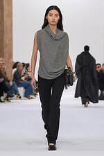 スポーツマックス 2025年秋冬コレクション - 溢れる創造性、目を奪うシルエットと素材の妙｜写真35