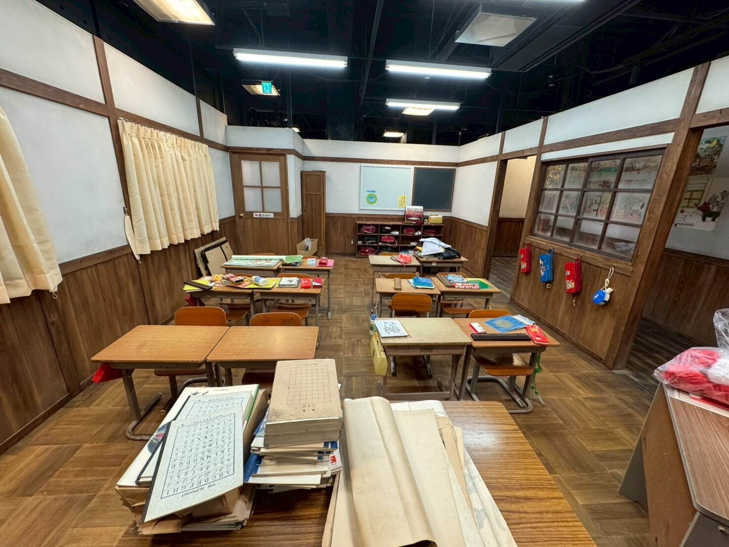 「お台場レトロミュージアム」昭和レトロな喫茶店や教室、銭湯などを再現した体験型施設｜写真2