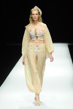 ジン カトウ 2015年春夏コレクション - 立ち居振る舞いからにじみでる、エレガンス｜写真4