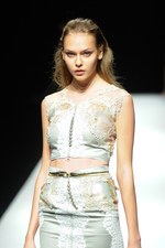 ジン カトウ 2015年春夏コレクション - 立ち居振る舞いからにじみでる、エレガンス｜写真14