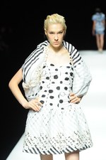 ジン カトウ 2015年春夏コレクション - 立ち居振る舞いからにじみでる、エレガンス｜写真19