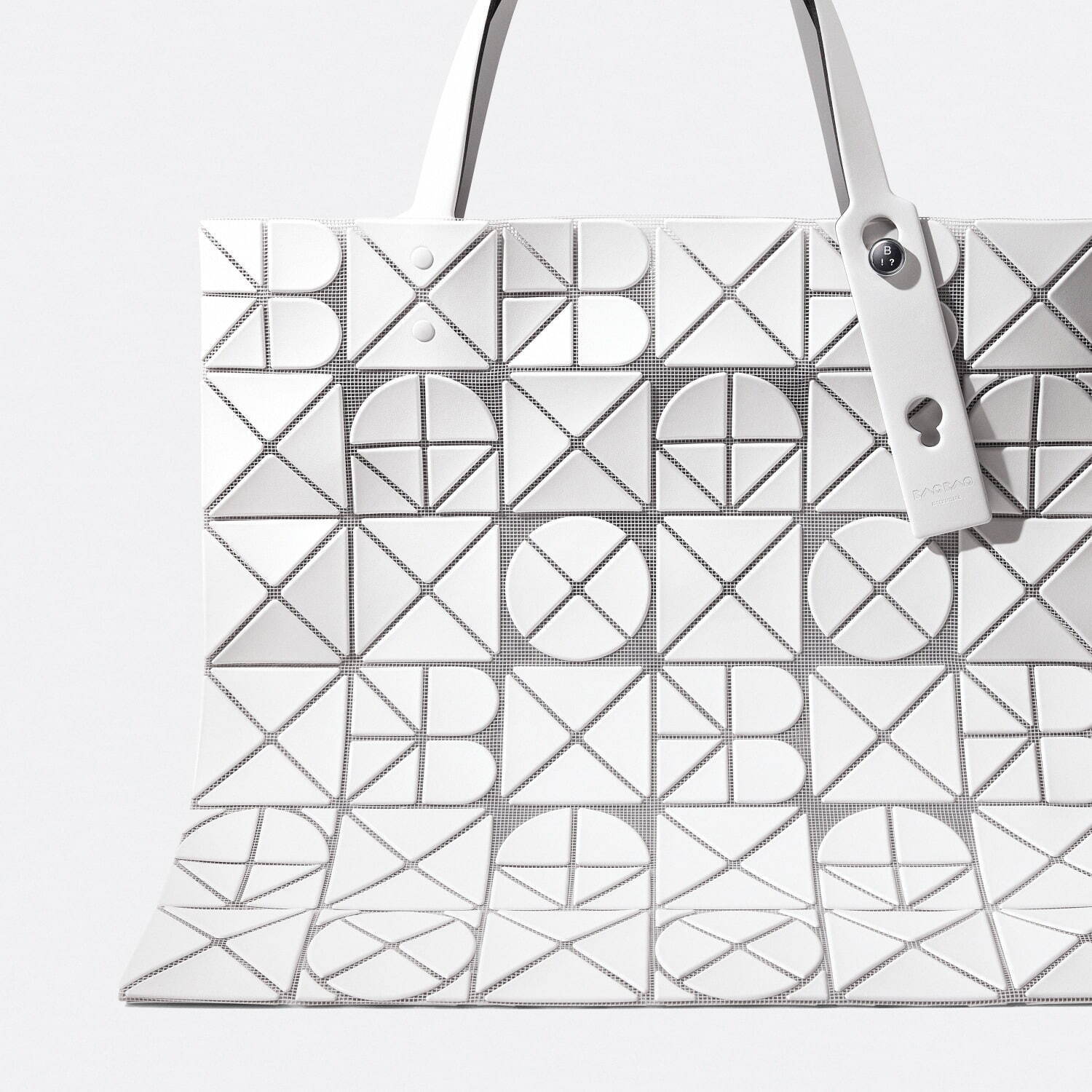 バオ バオ イッセイ ミヤケ(BAO BAO ISSEY MIYAKE) フォント｜写真6