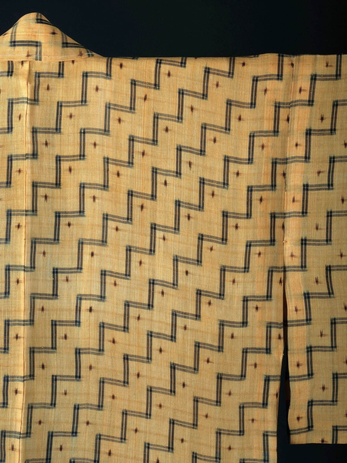 平良敏子 《芭蕉布着物 「クヮイヤークヮサー番匠」》(部分) 1970年
国立工芸館蔵 撮影：斎城卓