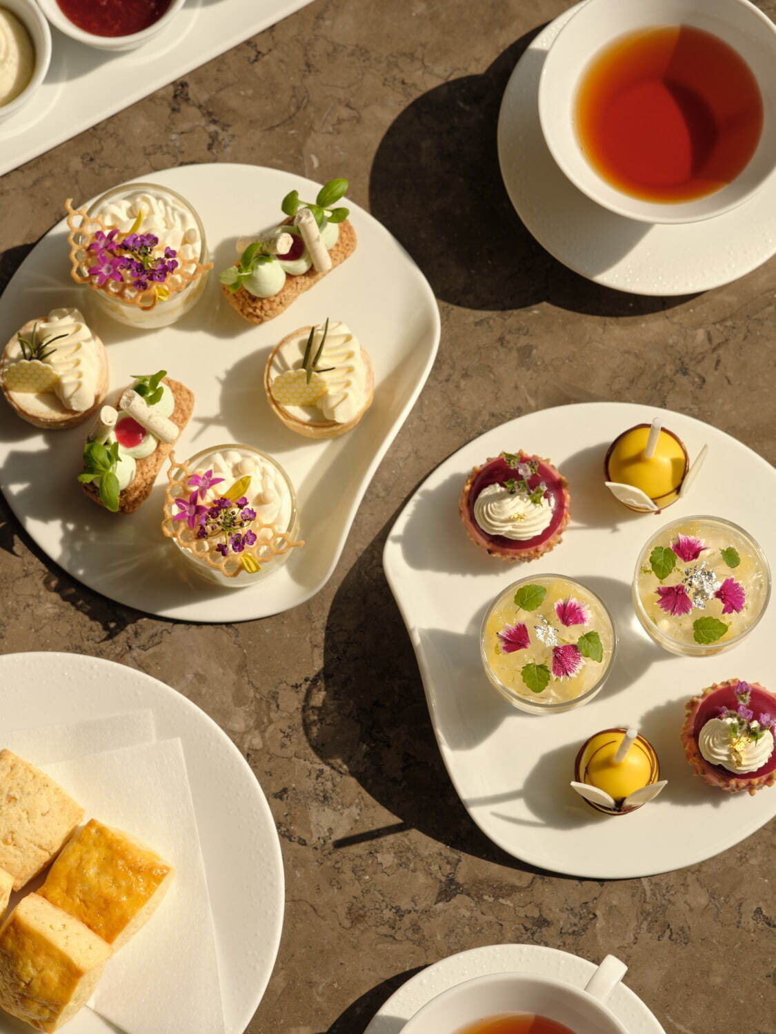 ジャヌ東京「ハーブとはちみつのアフタヌーンティー」蜂蜜メロンショートケーキやミツバチ風ロリポップ｜写真2