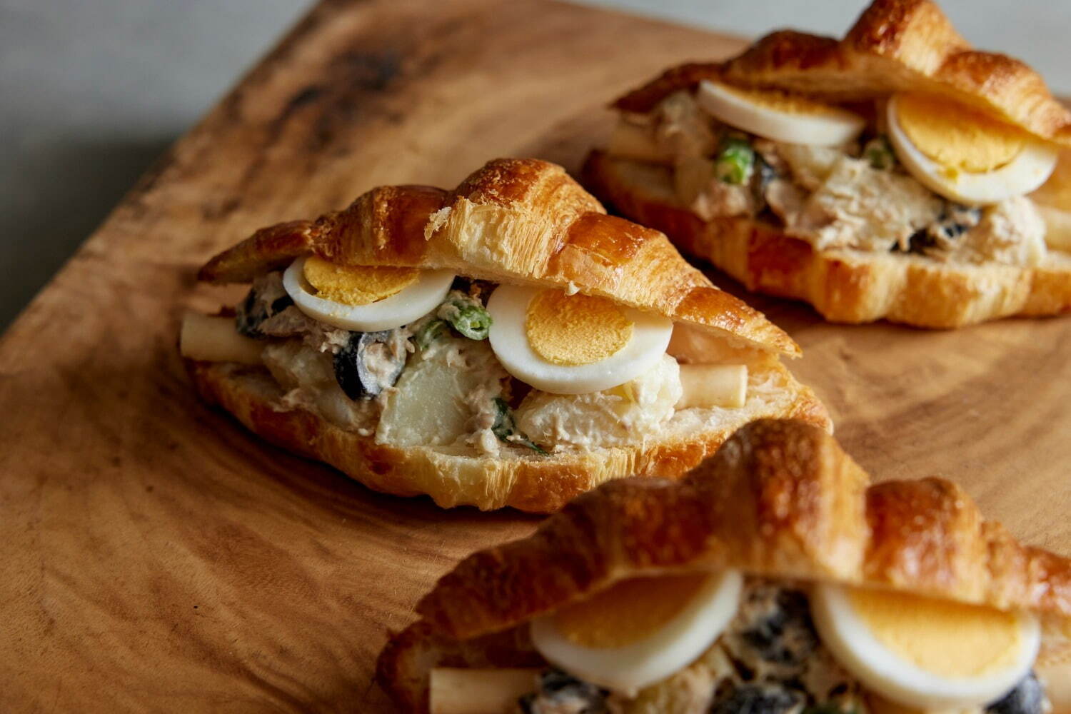 「サンドイッチ クロワッサン ニソワ」1,080円 ※数量限定