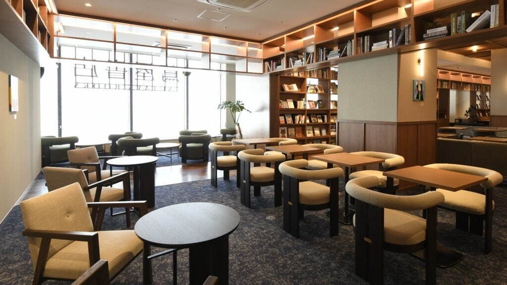 スタバ併設のブック＆カフェ「福岡天神 蔦屋書店」ワンビルにオープン、約4万冊の書籍やイベントスペース｜写真7