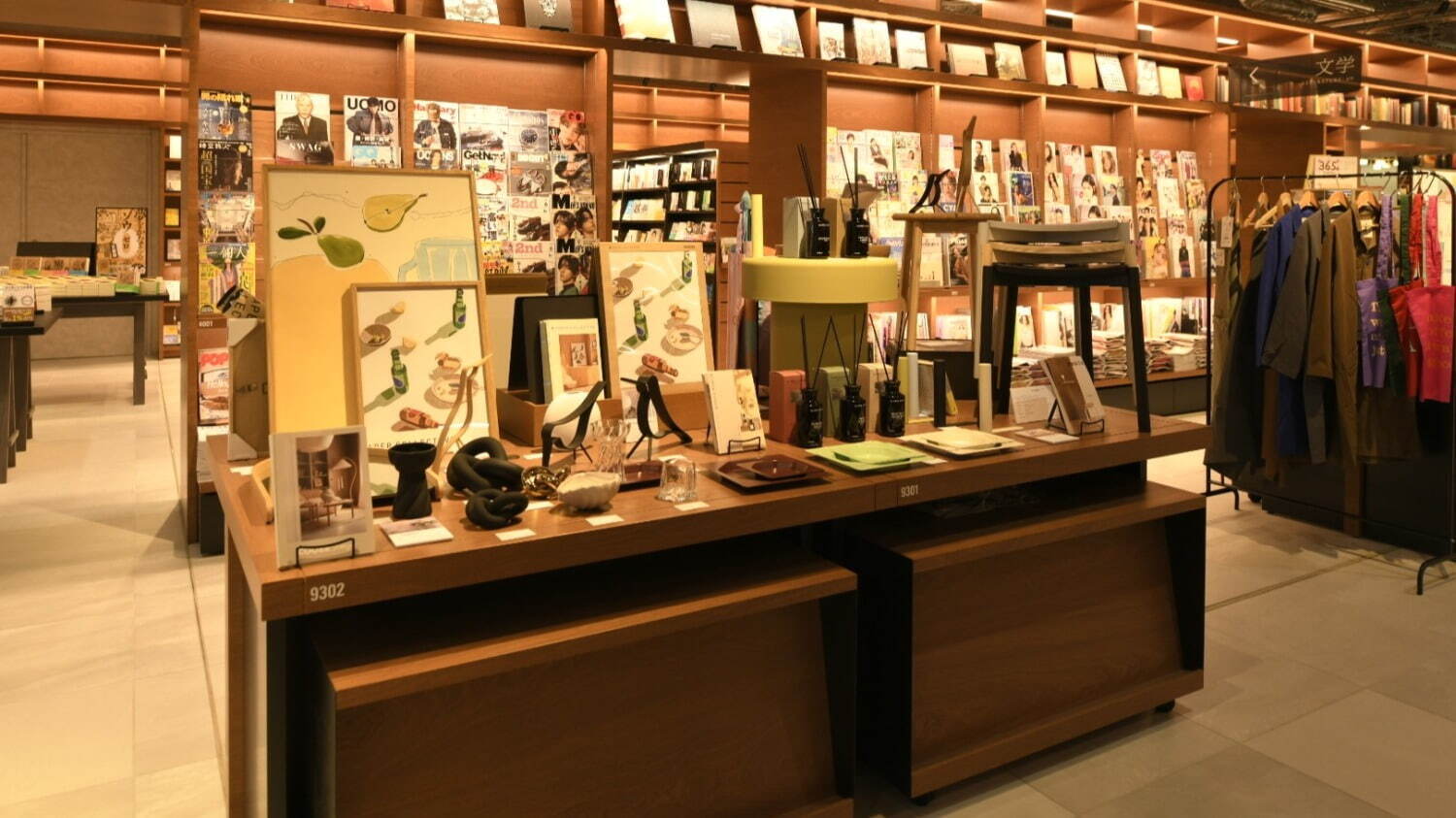 スタバ併設のブック＆カフェ「福岡天神 蔦屋書店」ワンビルにオープン、約4万冊の書籍やイベントスペース｜写真5