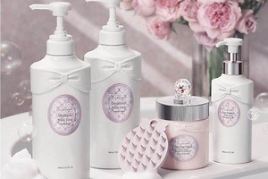 口コミ サイト 商品 ジルスチュアート「純白の花」香る25年夏ボディケア、ご褒美 ボディローション
