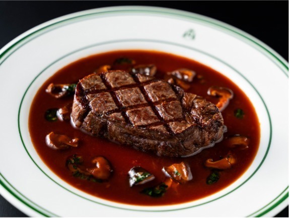 和牛ヒレ肉のグリル赤ワインとキノコのソース 3,600円