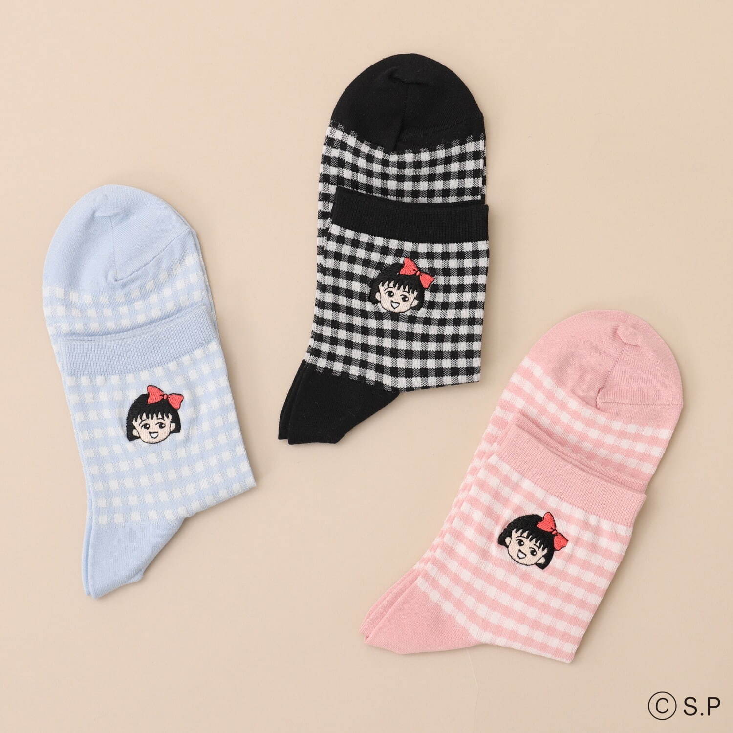 さくらももこ×靴下屋、ちびまる子ちゃん刺繍ソックス＆マンガの“1コマ”配したコジコジ靴下など｜写真1