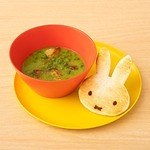 代官山「ミッフィーカフェ トーキョー」“ミッフィーの顔”が乗るミートボールパイ＆バナナショートケーキ｜写真3