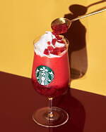 スターバックス(Starbucks Coffee) THE 苺 フラペチーノ｜写真2