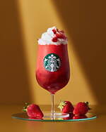 スターバックス(Starbucks Coffee) THE 苺 フラペチーノ｜写真1