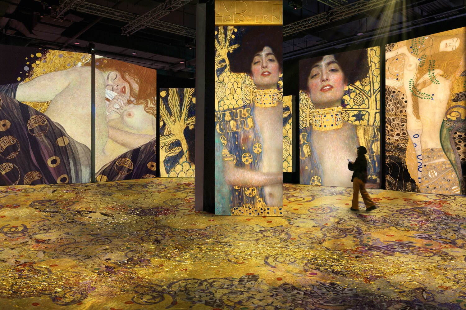 没入型展覧会「クリムト・アライブ」東京で、グスタフ・クリムト《接吻》など黄金世界が巨大スクリーンに｜写真3
