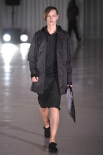 素材にこだわり機能美を追求 : モルフィック(MOLFIC)が2011年春夏コレクションを発表｜写真10