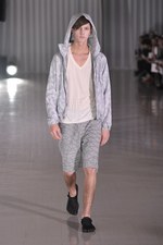 素材にこだわり機能美を追求 : モルフィック(MOLFIC)が2011年春夏コレクションを発表｜写真18